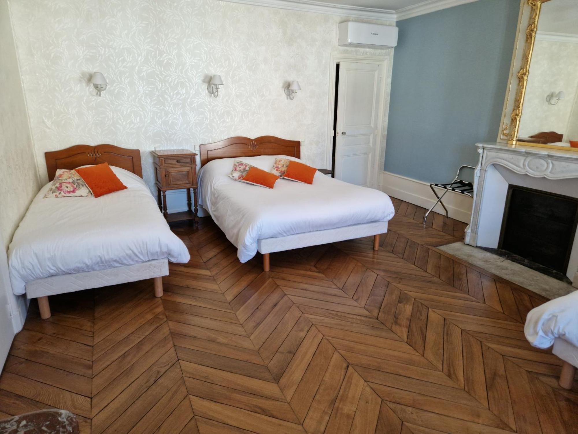 Hotel De La Ferte Chagny  Εξωτερικό φωτογραφία